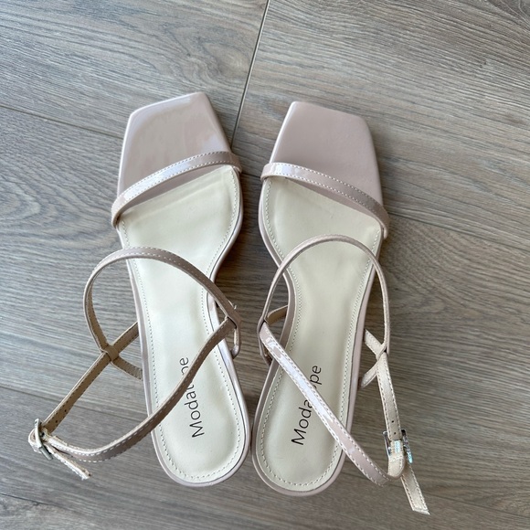 Modatope patent leather heeled sandal, nude, size 8.5 - Picture 4 of 5